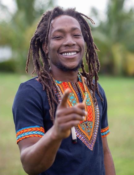 Read more about the article Jahdon livicates new song “i” to his Empress