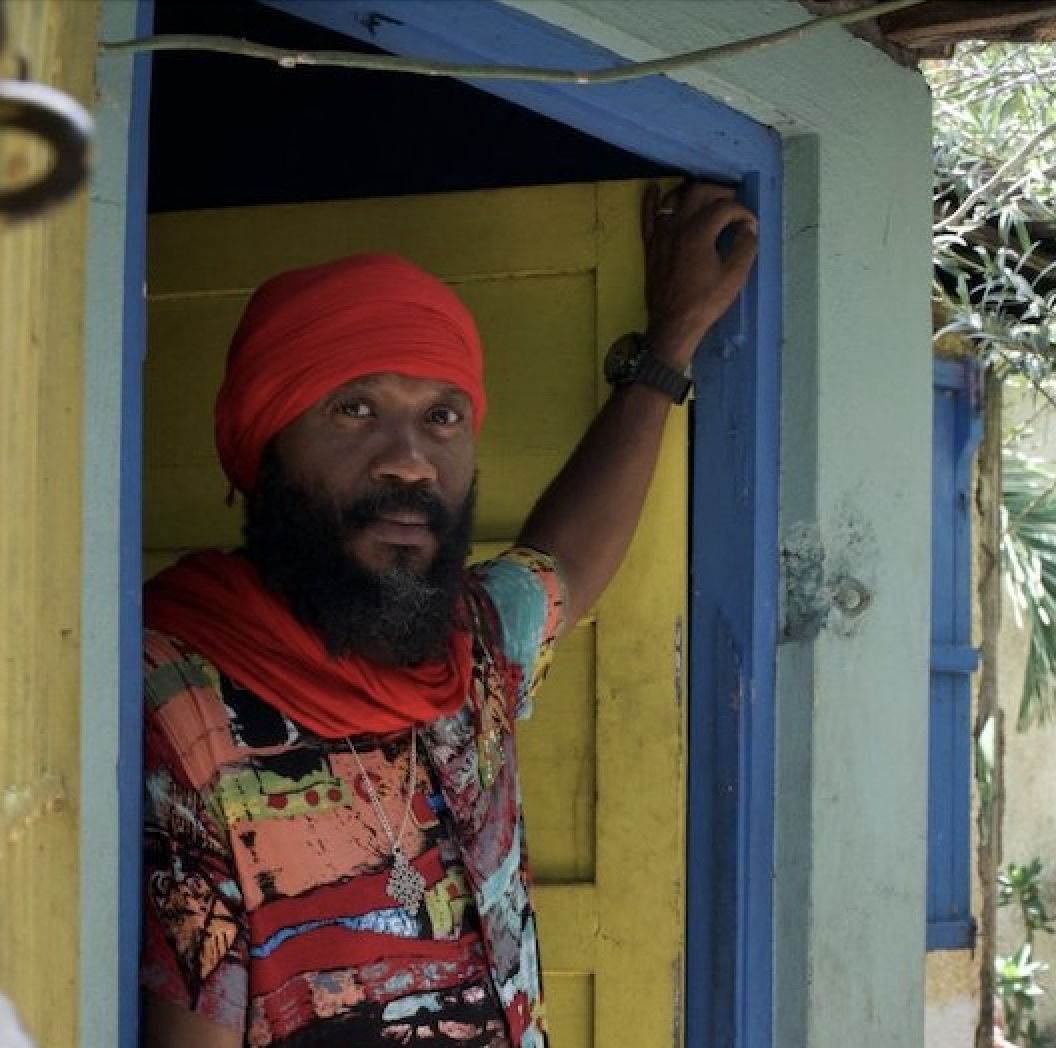 Read more about the article Warrior King Releases New Video for “I-Niversal Light”